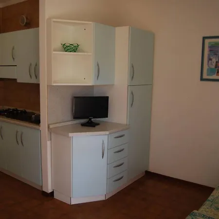 Seaside Welcoming Flat Next To The - Beahost