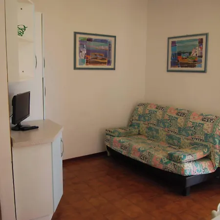Seaside Welcoming Flat Next To The - Beahost