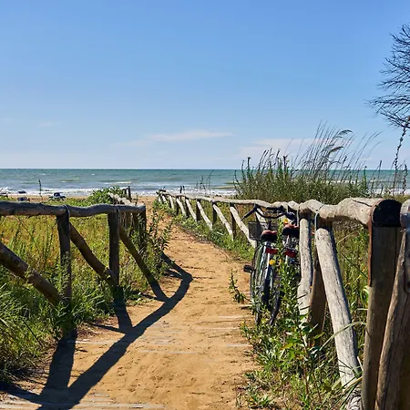 Seaside Welcoming Flat Next To The - Beahost * بيبيوني