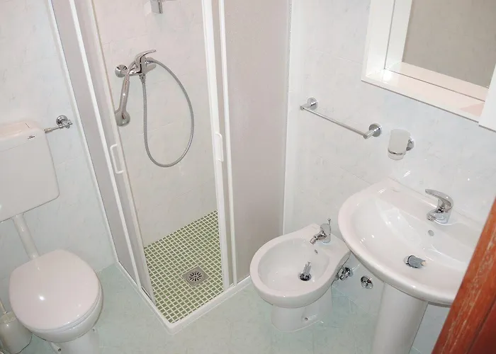 Seaside Welcoming Flat Next To The - Beahost